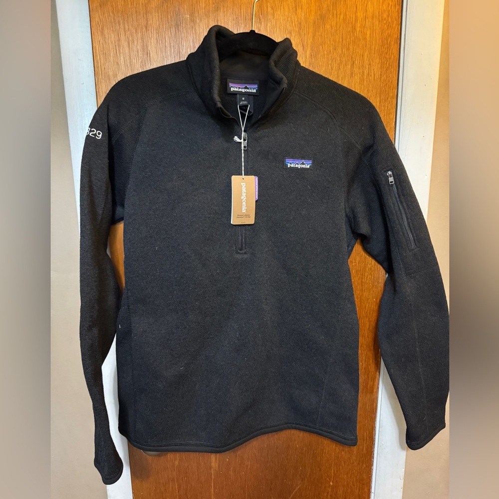 Women’s medium Patagonia better sweater 1/4 zip slim fit Medium